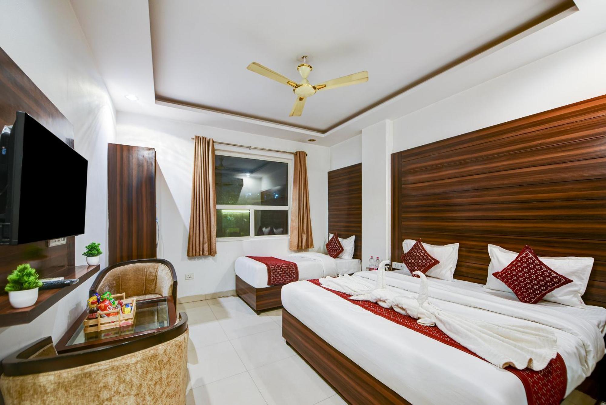 Hotel Airport Devrana New Delhi
